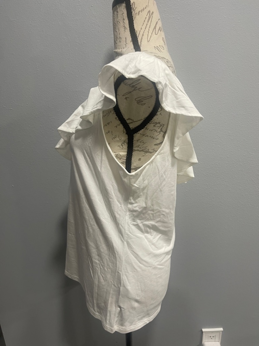 Lilly Pulitzer Women’s White Ruffle Neck Sleeveless Top - Picture 4 of 8